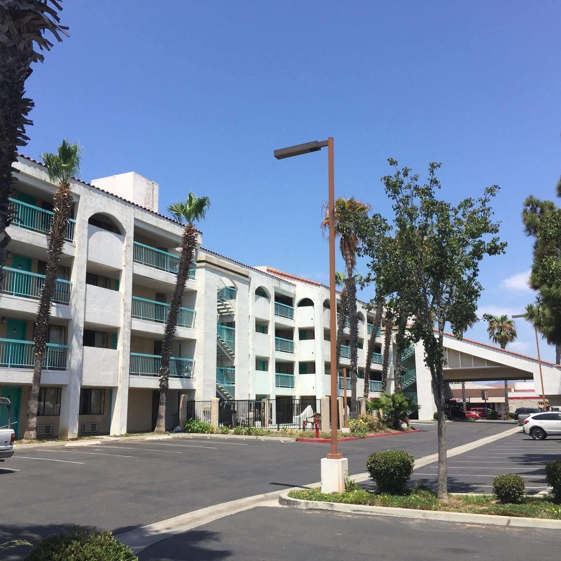 Days Inn By Wyndham Chula Vista-San Diego Esterno foto