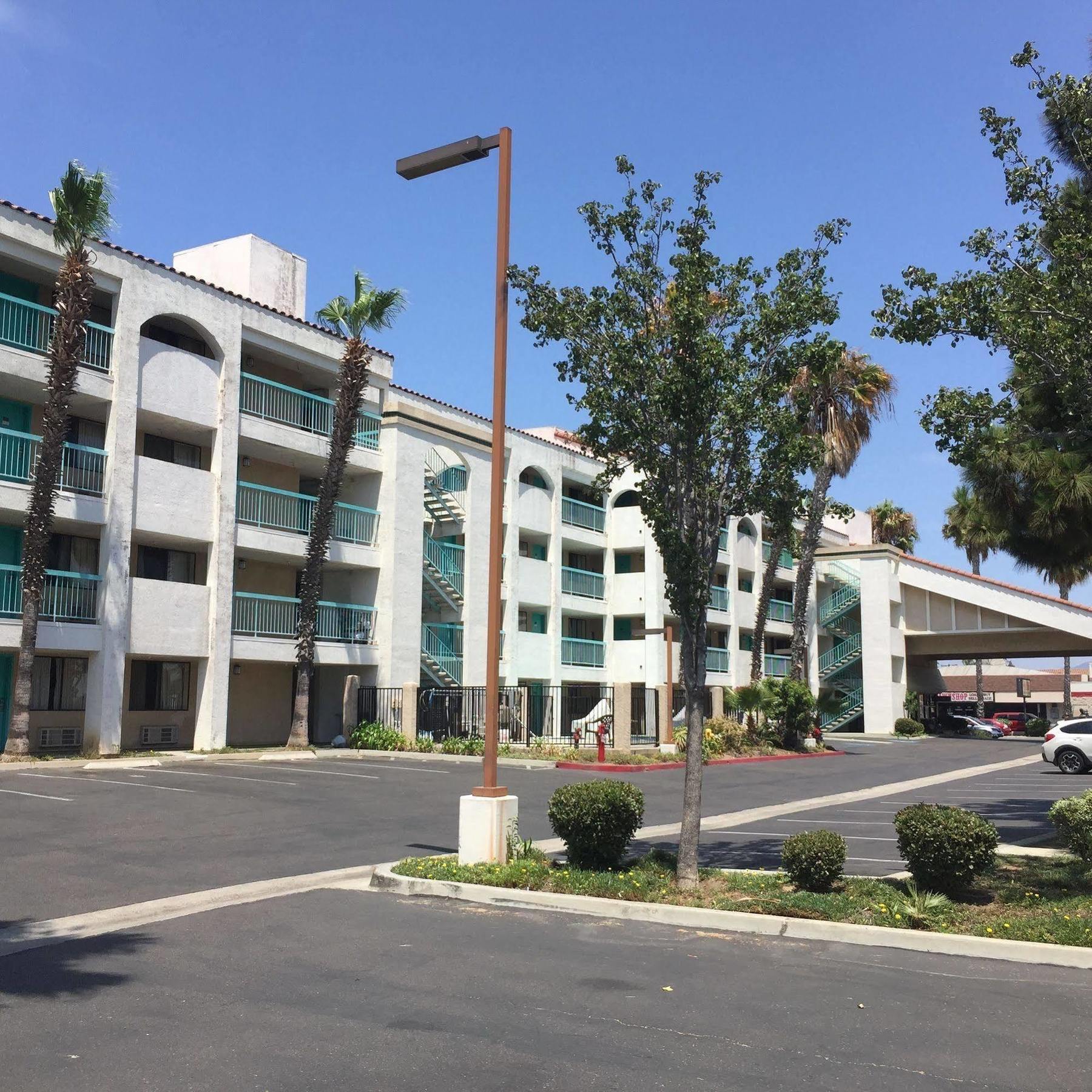 Days Inn By Wyndham Chula Vista-San Diego Esterno foto